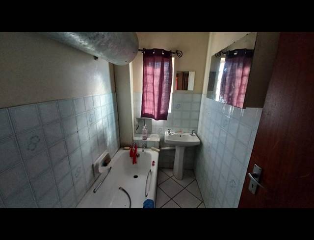 2 BEDROOM APARTMENT FOR SALE IN PRETORIA GARDENS